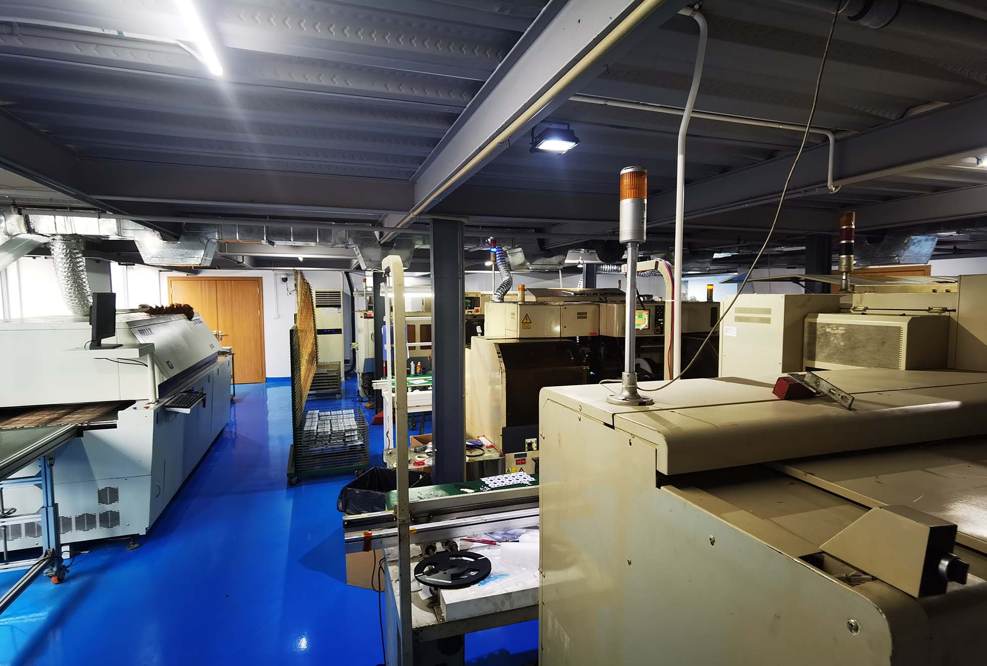 九游老哥俱乐部中山分厂自动化生产车间